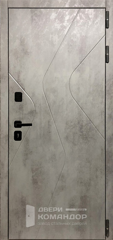 Входная дверь белого цвета внутри и серая снаружи №96 - наружная сторона