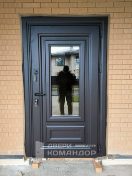Входная дверь металлофиленка с терморазрывом со стеклопакетом на заказ