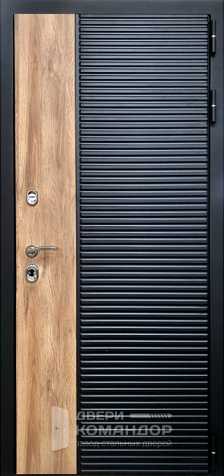 Входная дверь в квартиру с зеркалом белая внутри №35 с замками KALE - наружная сторона