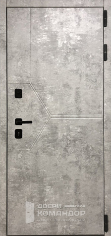 Уличная железная дверь для частного дома утепленная №47 размером 860x2050 мм - наружная сторона