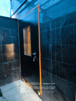 Входная дверь терморазрыв металл / металл, со стеклопакетом, с вентиляционной решёткой, с магнитными уплотнителями, на заказ