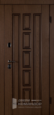 Коричневая металлическая дверь №55 размером 900x2000 мм - наружная сторона