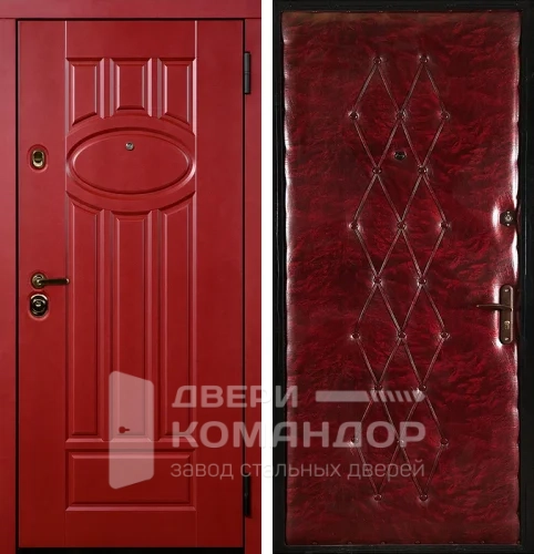 Красная входная дверь в квартиру №13