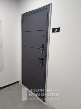 Входная дверь Liberty Престиж серый шёлк / белый ясень